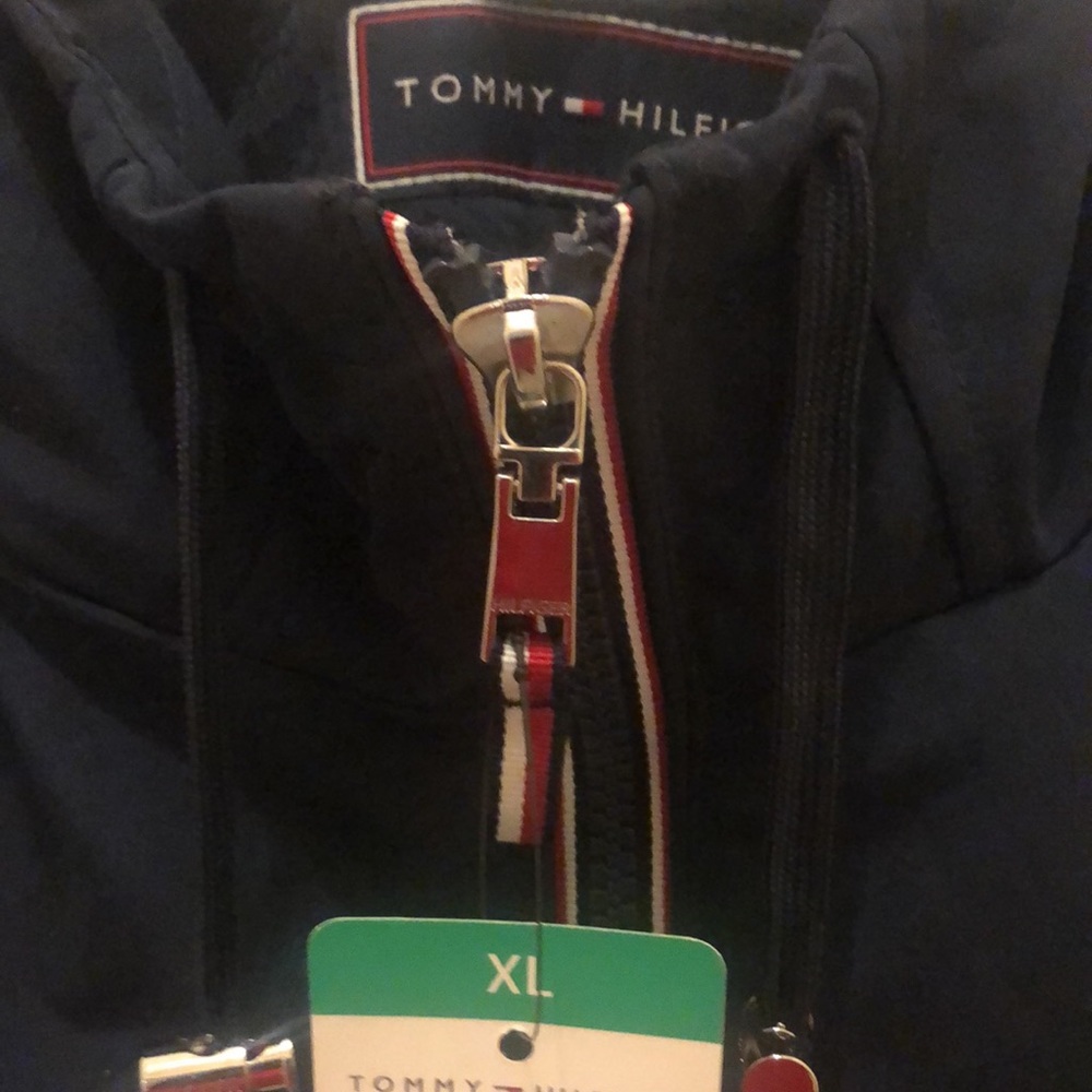 Tommy Hilfiger so soft inside 🥰 pinstripes on pockets Arm with logo! NEVER WORN - Picture 5 of 10